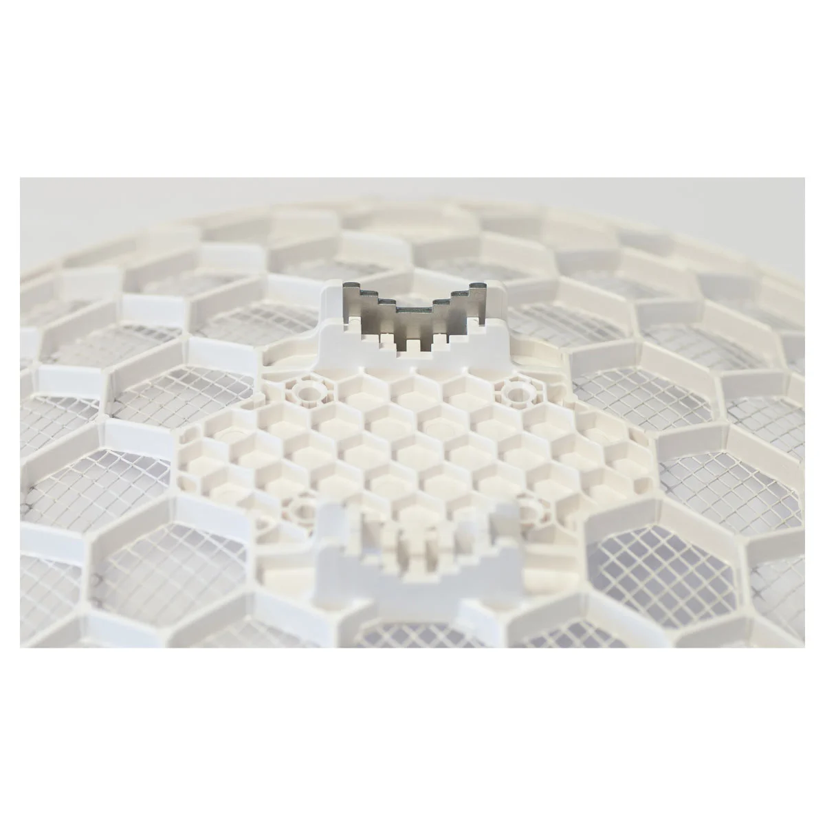 MikroTik LHG 5 RBLHG5kit 5GHz Long-Range Wireless Kit – 24.5dBi Grid, Dual-Chain, PtP - Image 3