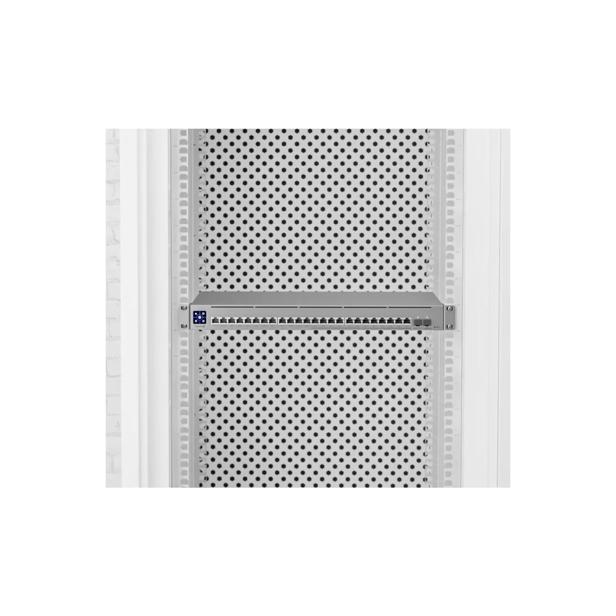 Ubiquiti UniFi USW-Enterprise-24-PoE Switch – 2.5GbE PoE+ Ports, 2x 10G SFP+, Layer 3 - Image 2